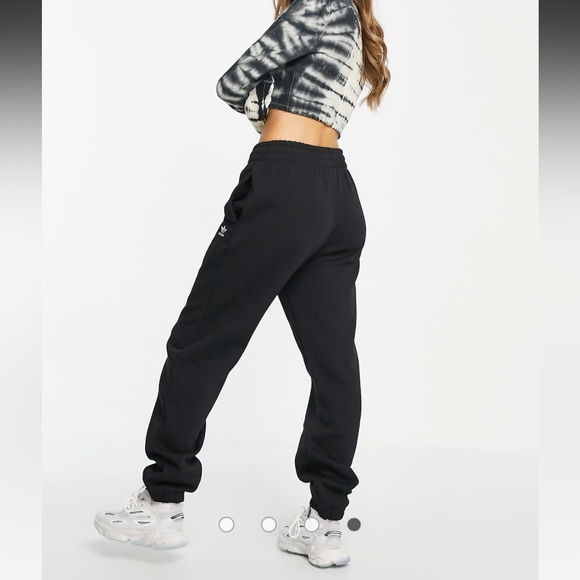 NWT Adidas Originals essential sweatpants in black - Picture 4 of 4